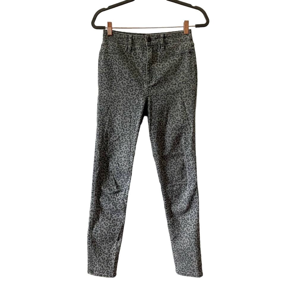 Abercrombie & Fitch Gray High-Waisted Leopard Jeans Size 4